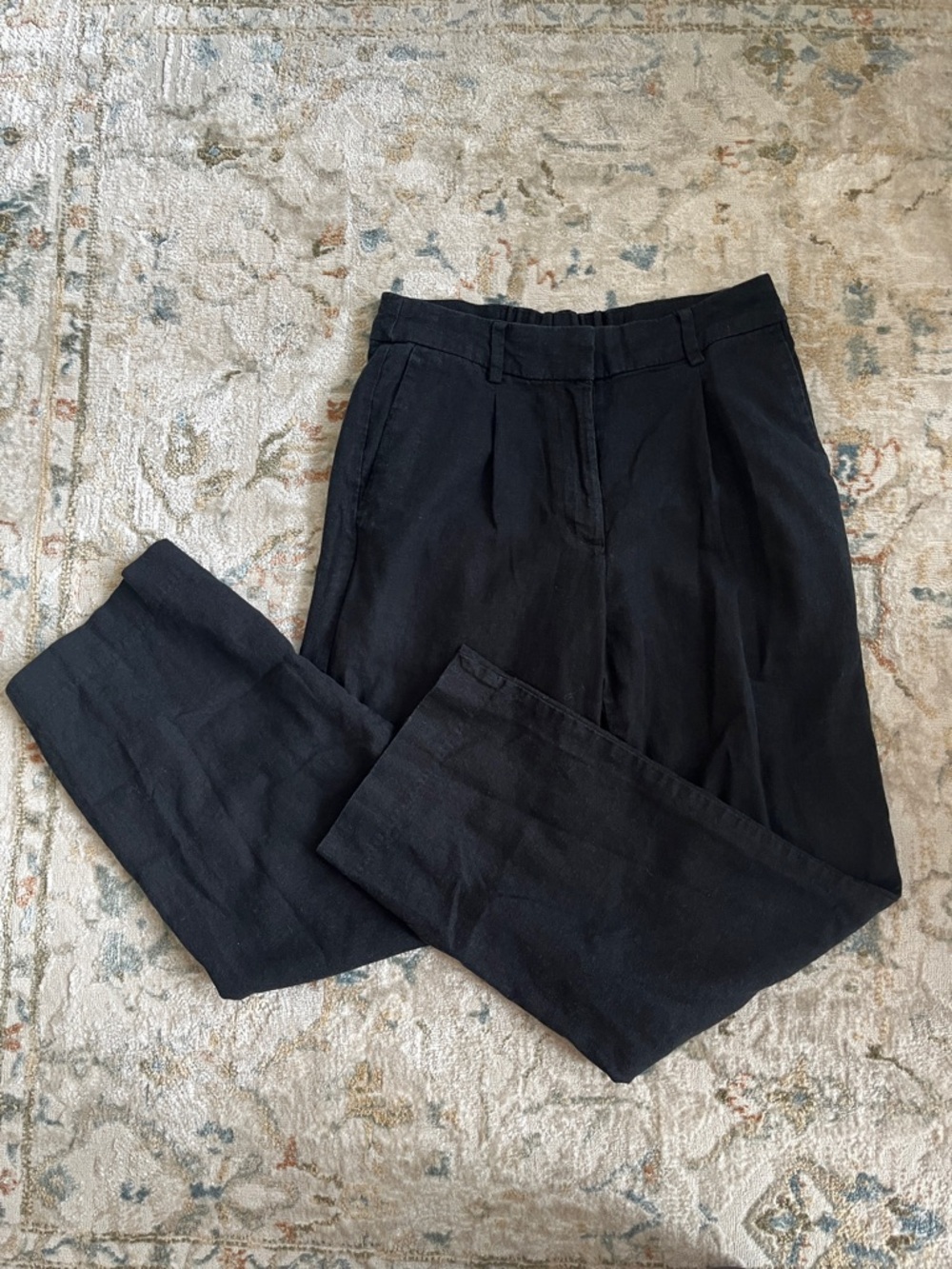 Old Navy Black Women's Pleated Tapered Trousers